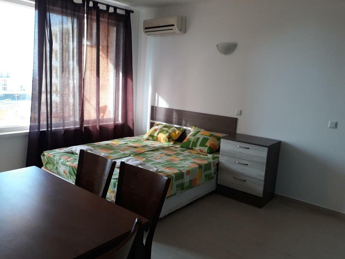 Anna Marina Apartments สวิติ วลัส ภายนอก รูปภาพ