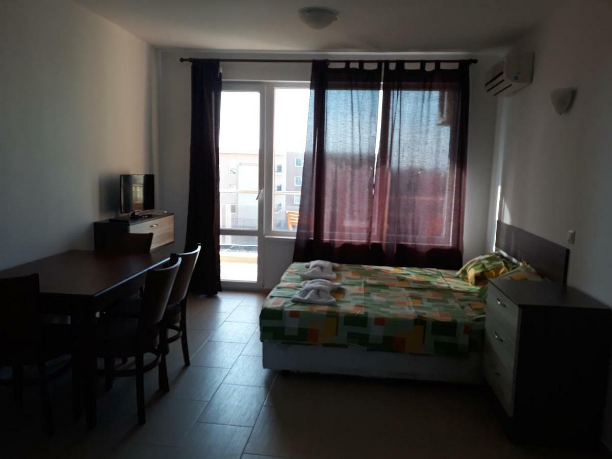 Anna Marina Apartments สวิติ วลัส ภายนอก รูปภาพ